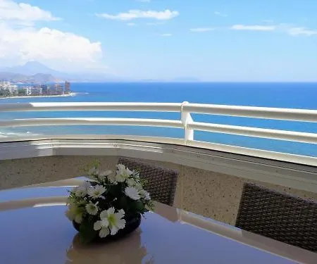 Classic Beachfront Apartment